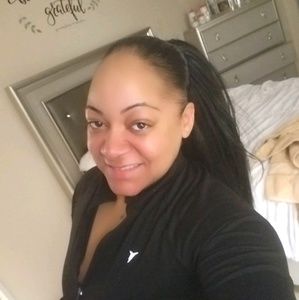 Meet your Posher, Shana